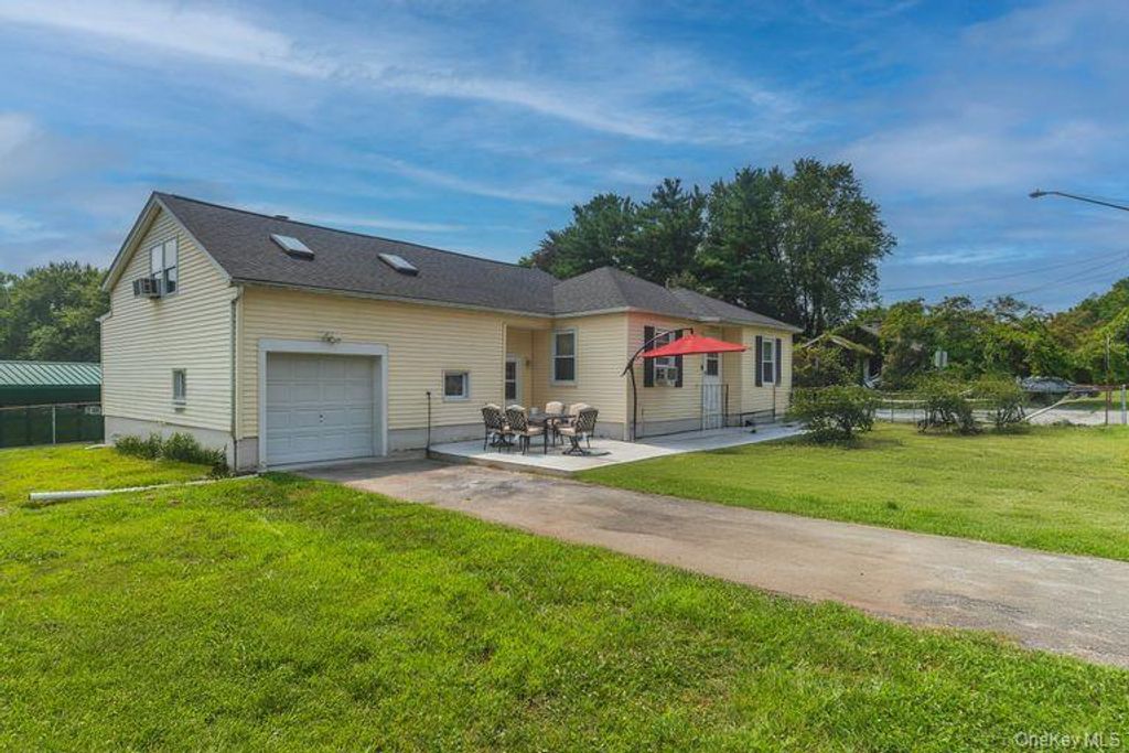 Photo of 50 Holland Avenue, Pine Bush, NY 12566 (MLS # 988088)
