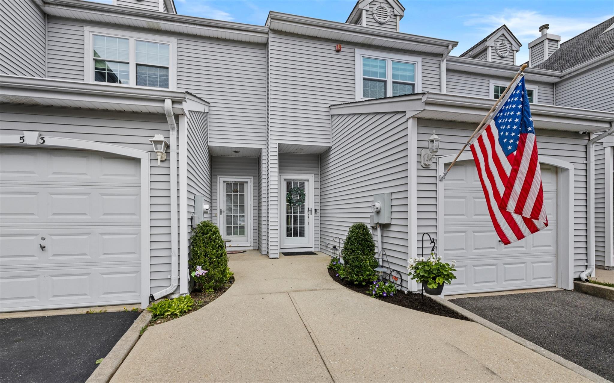 Property for Sale at Leeward Court, Port Jefferson, Hamptons, NY - Bedrooms: 2 
Bathrooms: 3  - $565,000