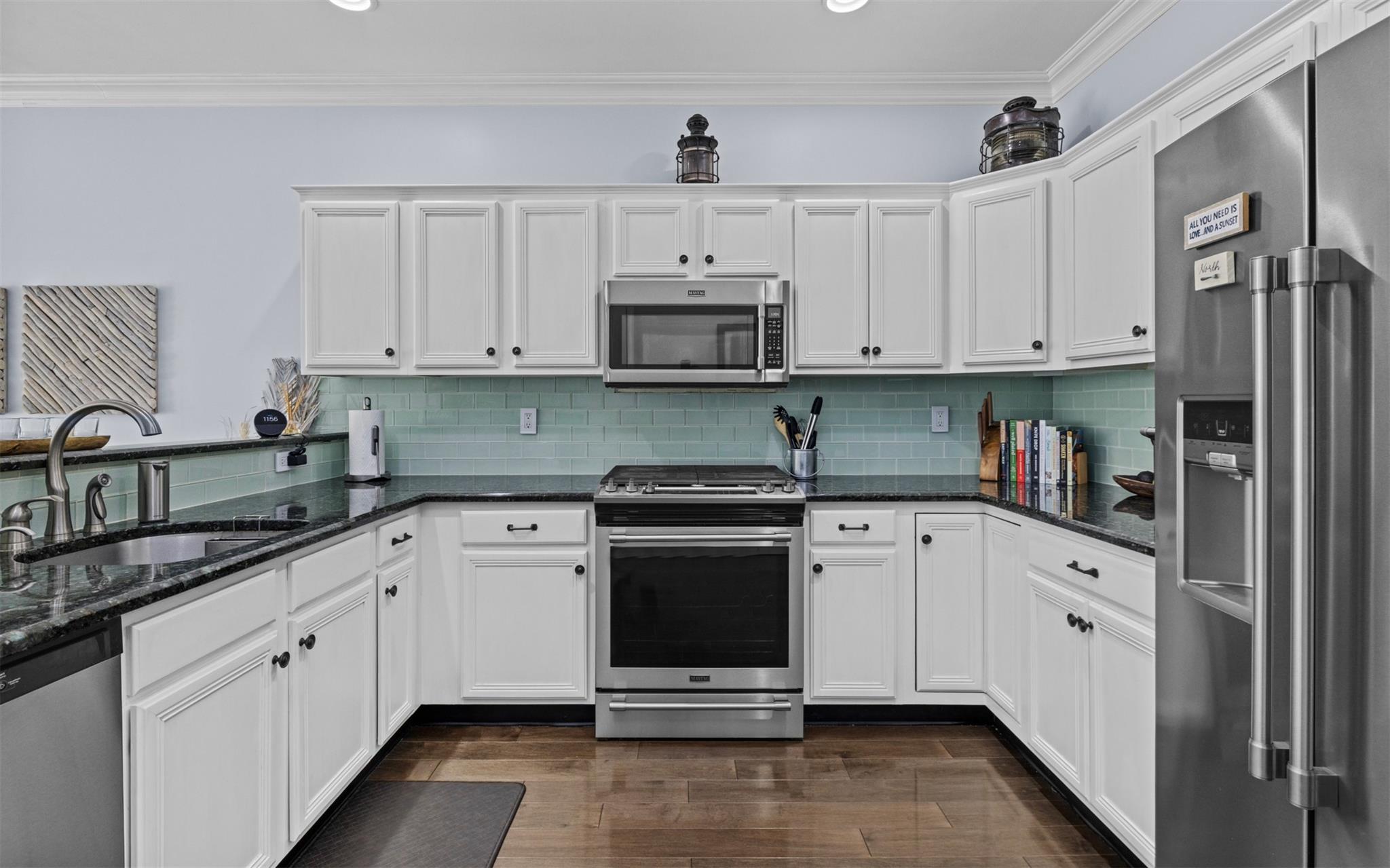 54 Leeward Court, Port Jefferson, New York image 3