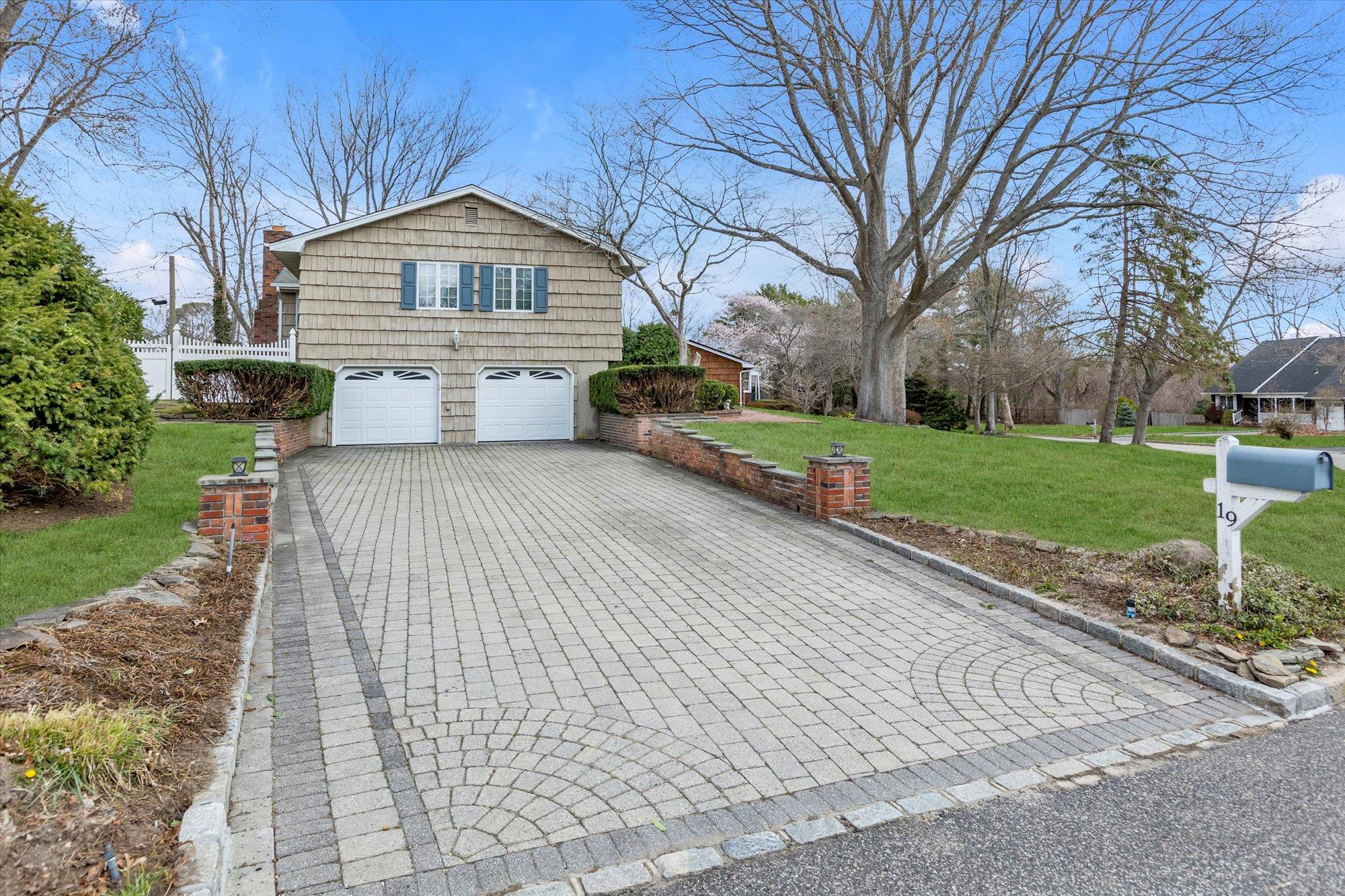 19 Chivalry Lane, Nesconset, New York image 21
