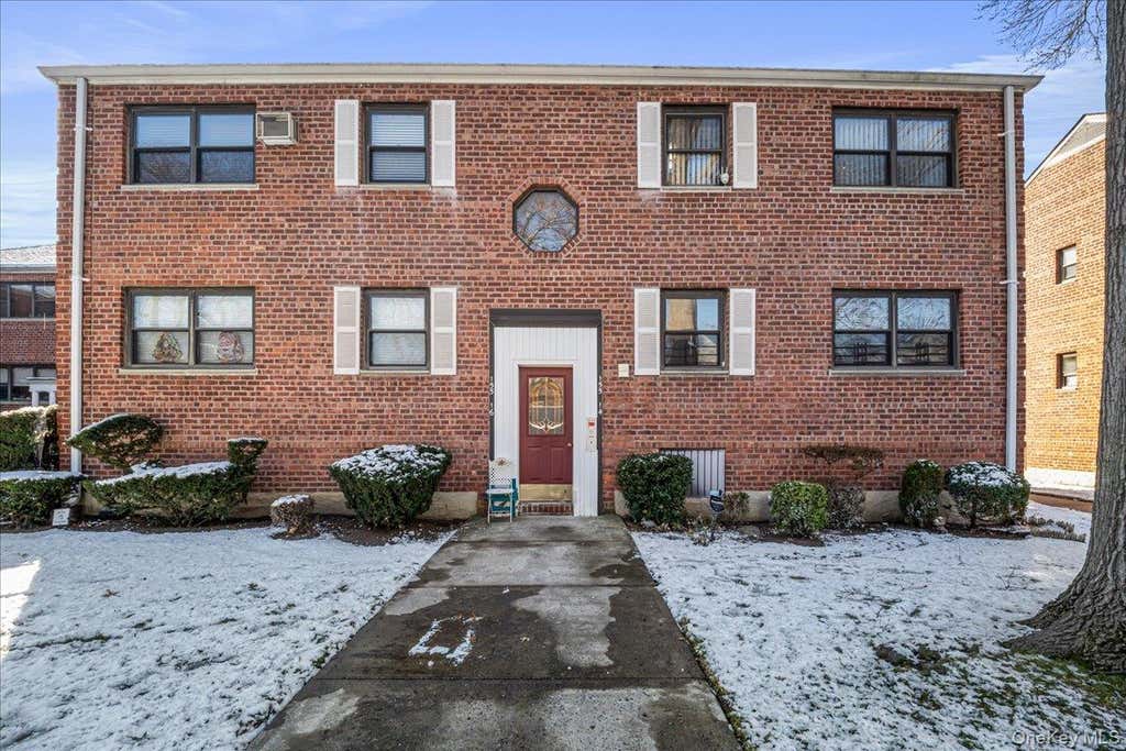 Photo of 155-14 86 Street #2F, Howard Beach, NY 11414 (MLS # 1015244)