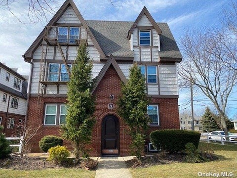 Apartment For Rent - 50 The Crescent Cres #A1<br/> Babylon, NY 11702