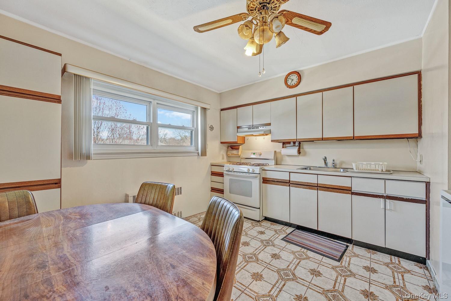 56-27B Utopia Parkway 1014