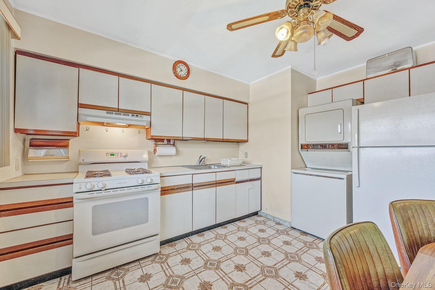 56-27B Utopia Parkway 1014