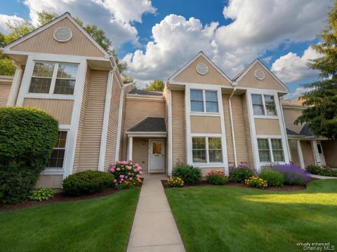 Condo For Sale - 62 Creekside Cir Cir<br/> Rockland County, Spring Valley, NY 10977