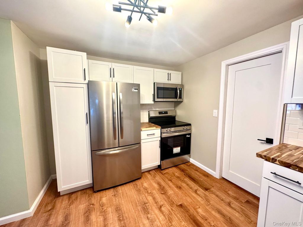 Photo of 121 Main St St, Livingston Manor, NY 12758 (MLS # 967123)