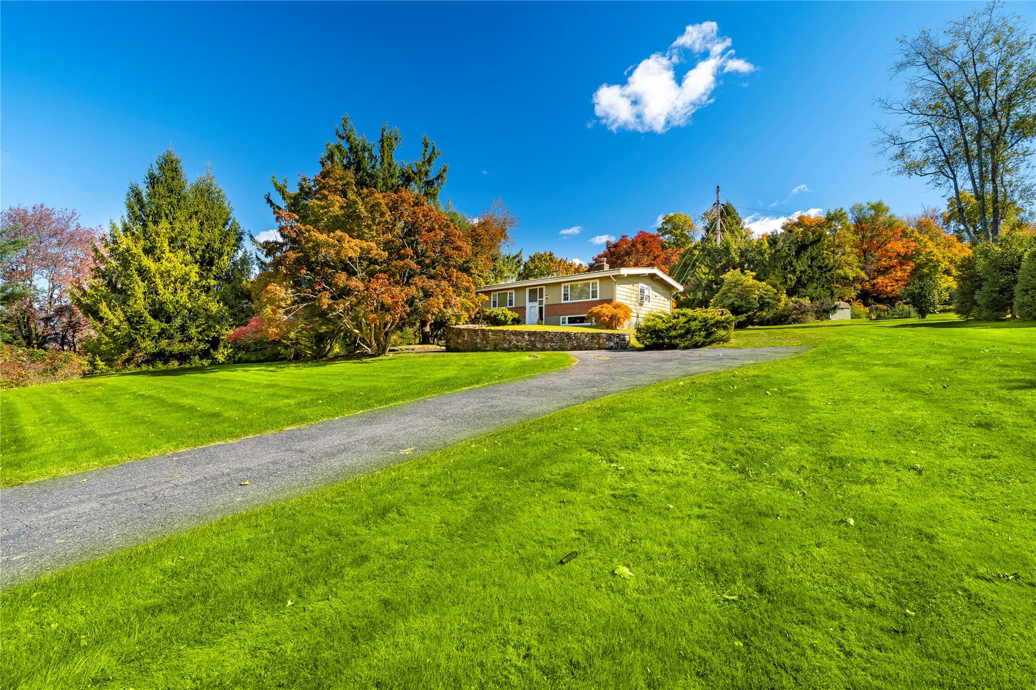 11 Hilltop Drive, North Salem, New York image 3