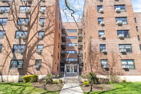 211-01 75th Avenue 4O Oakland Gardens NY 11364
