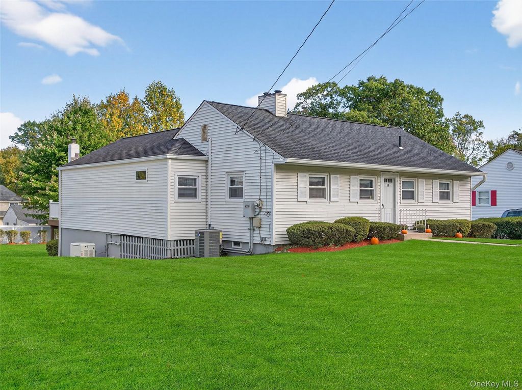 Photo of 14 Staubitz Avenue, Pearl River, NY 10965 (MLS # 922856)