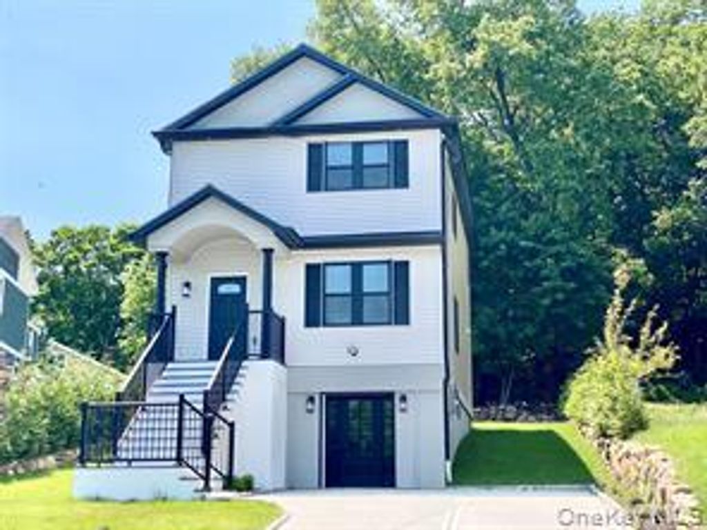 Photo of 70 W Broadway, Nyack, NY 10960 (MLS # 927958)