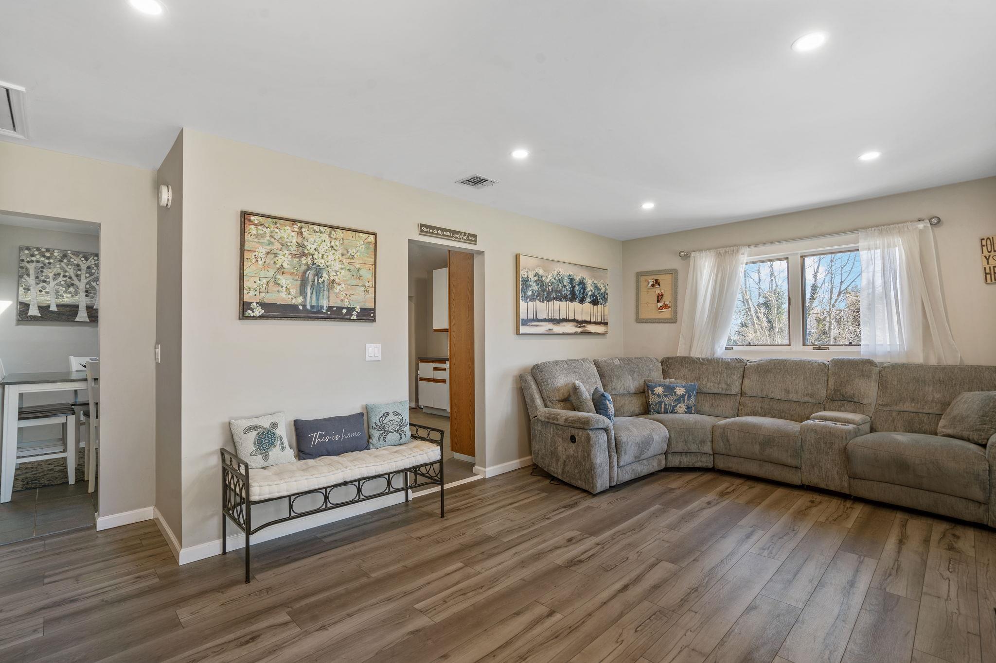 15 Reeves Road, Center Moriches, New York image 4