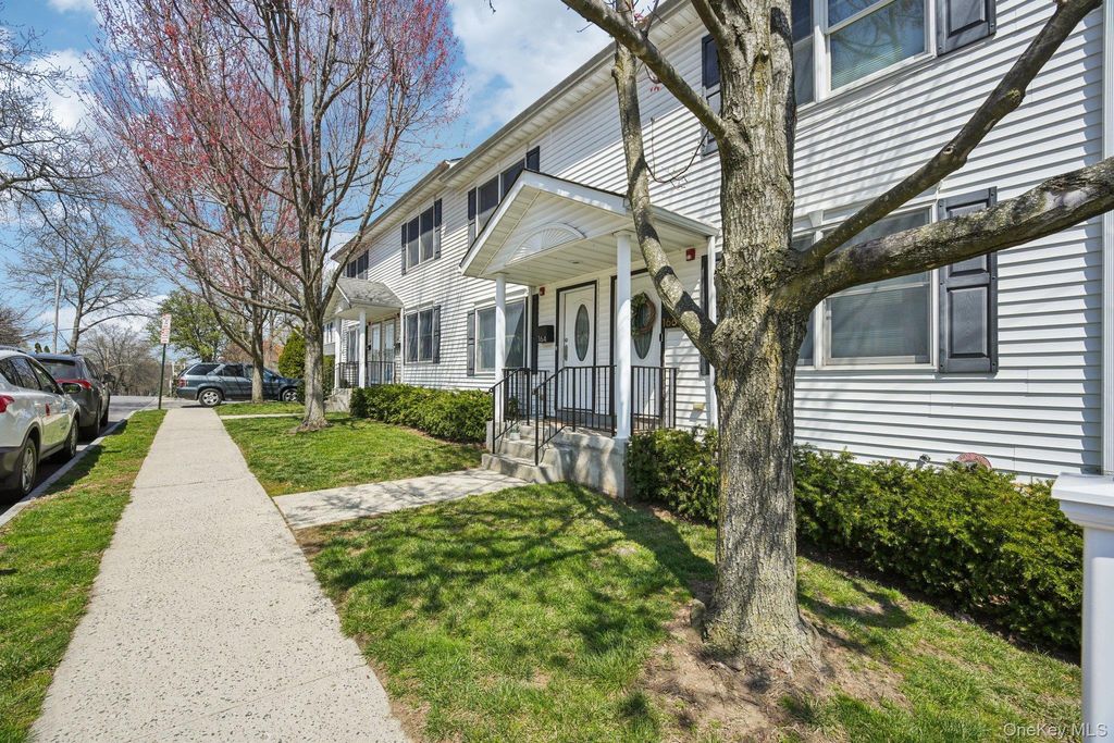 Photo of 162 Harding Avenue, White Plains, NY 10606 (MLS # 970235)