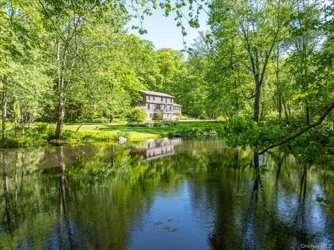 Homes For Sale - 143 E Middle Patent Road<br/> Bedford, NY 10506