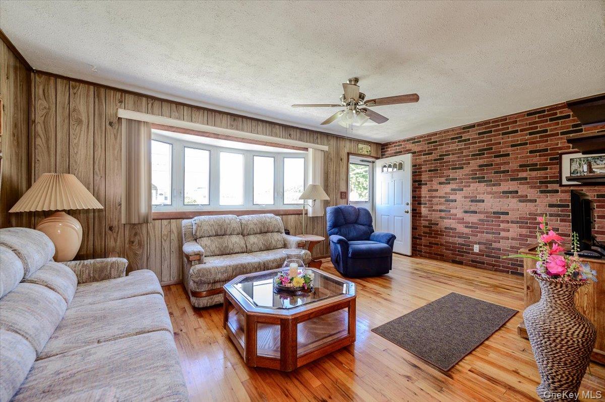 957 N Fulton Avenue - Photo 3