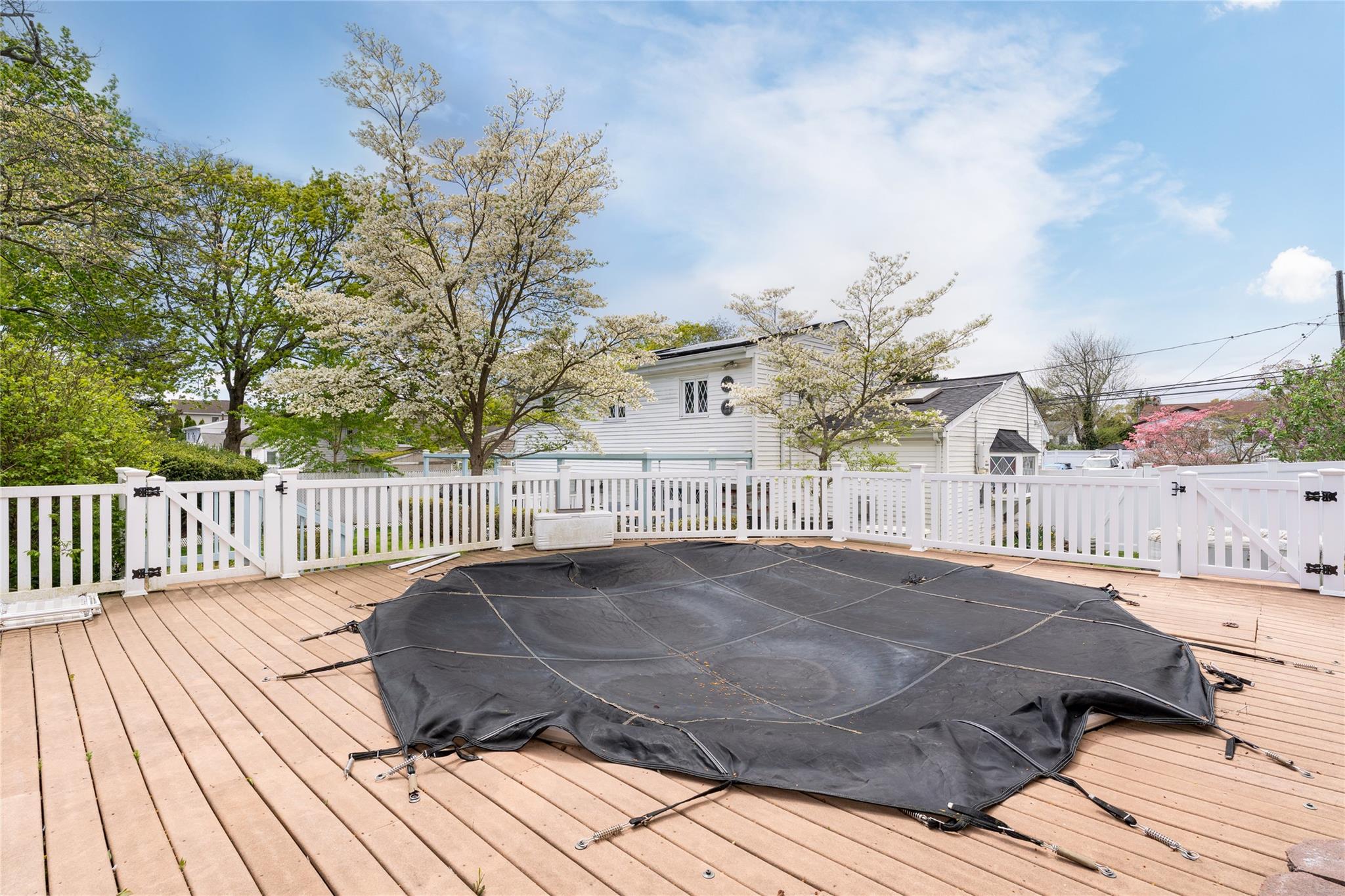 18 Ontario Street, Port Jefferson Station, New York image 19