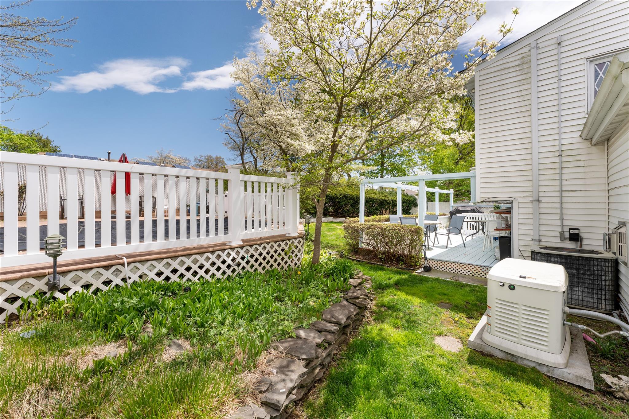 18 Ontario Street, Port Jefferson Station, New York image 17