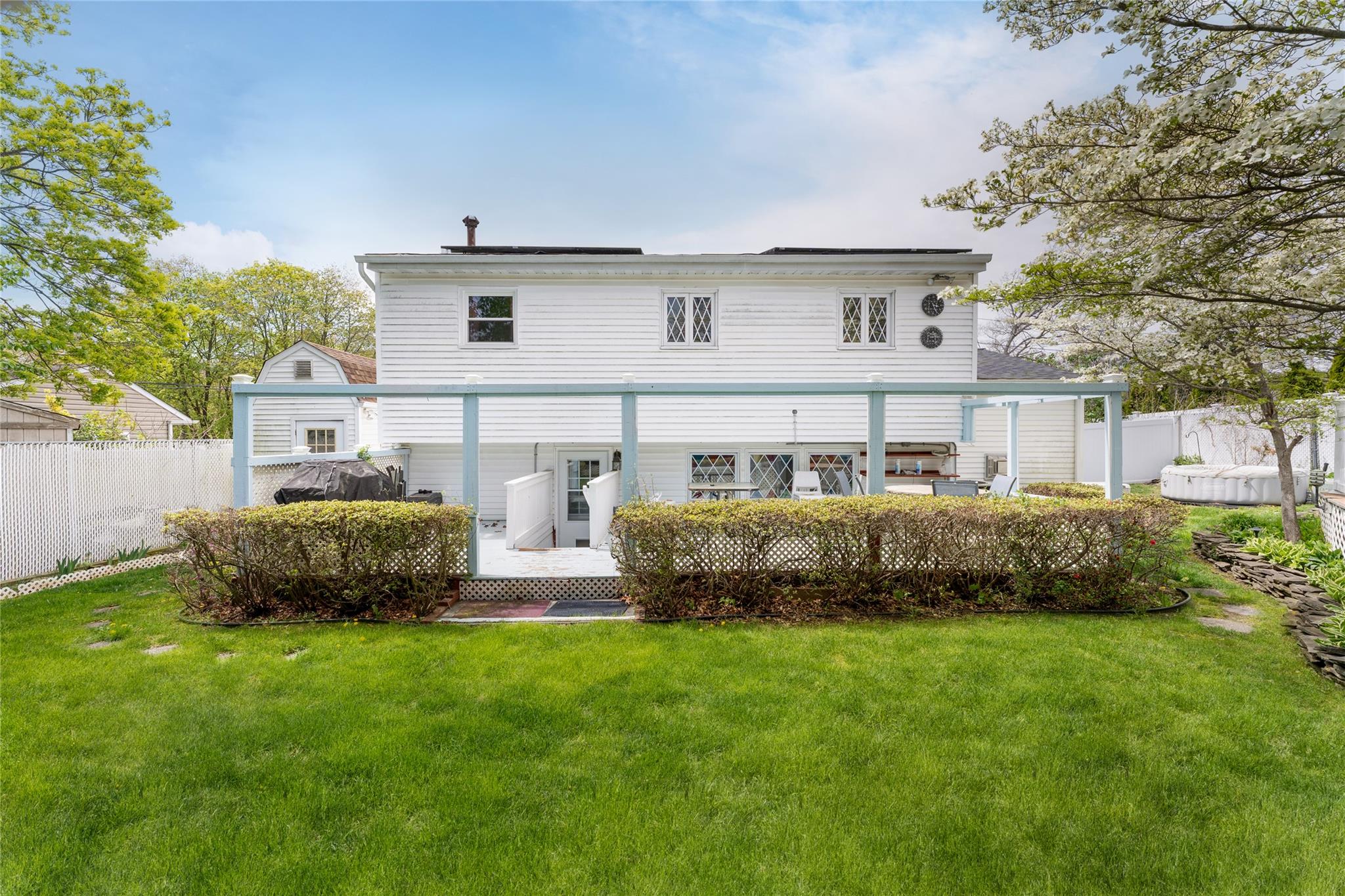 18 Ontario Street, Port Jefferson Station, New York image 15