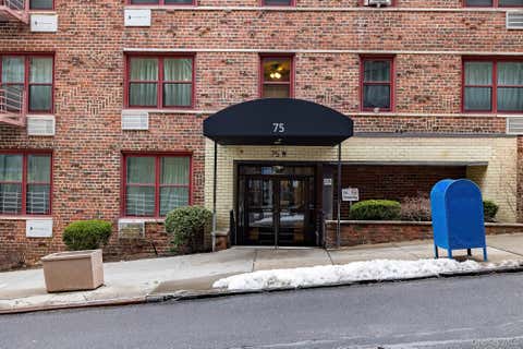 Homes For Sale - 75 W 238th Street #2D<br/> Bronx, NY 10463