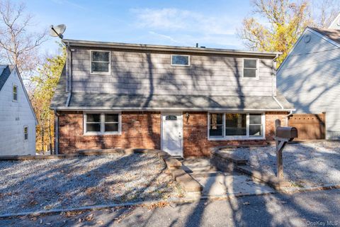 Photo of 29 Potter Lane, Halesite, NY 11743 (MLS # 984540)