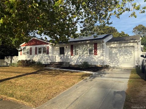 27 E Hamilton Avenue Massapequa NY 11758
