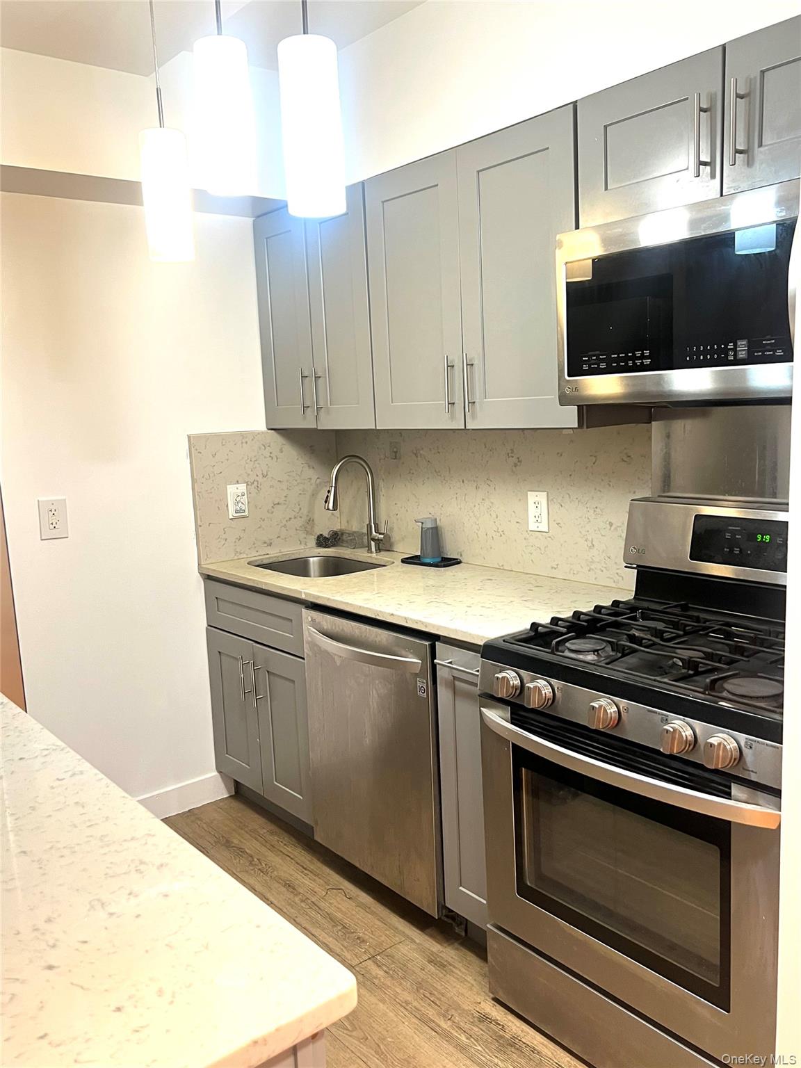 189-40 #10 37 Avenue