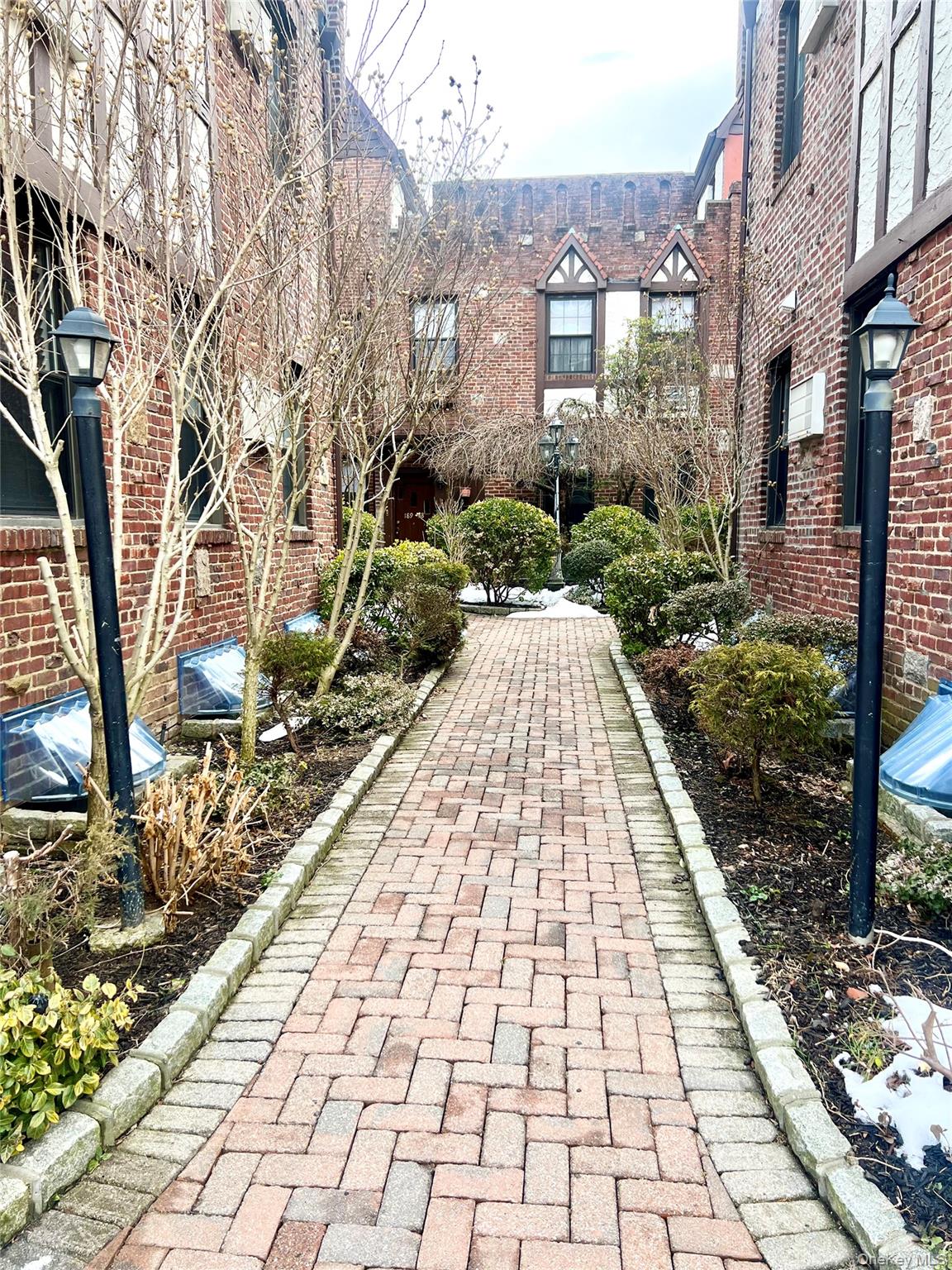 189-40 #10 37 Avenue