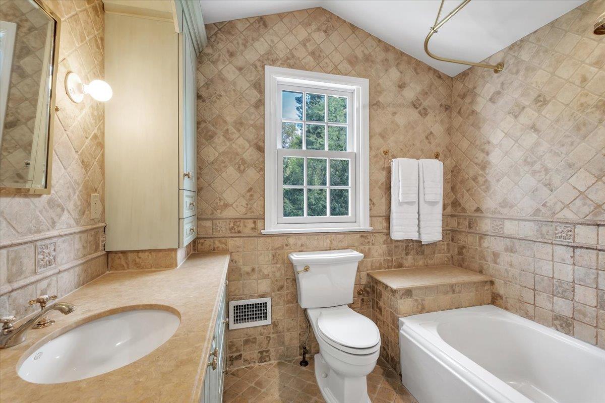 267 Oxford Road, New Rochelle, New York image 23