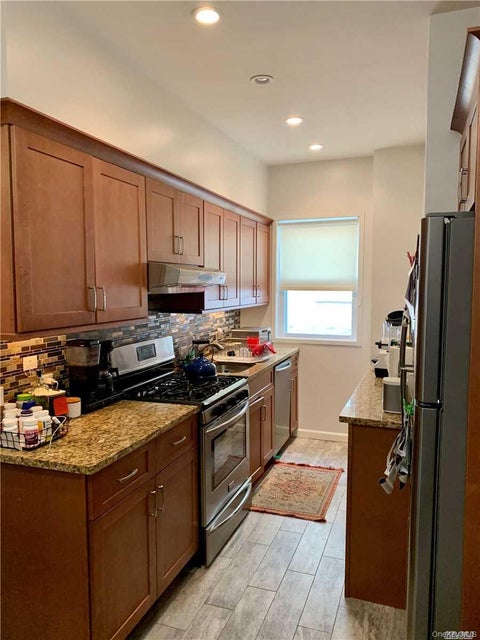 Multifamily For Rent - 1272 72nd Street St #2R<br/> Brooklyn, NY 11228