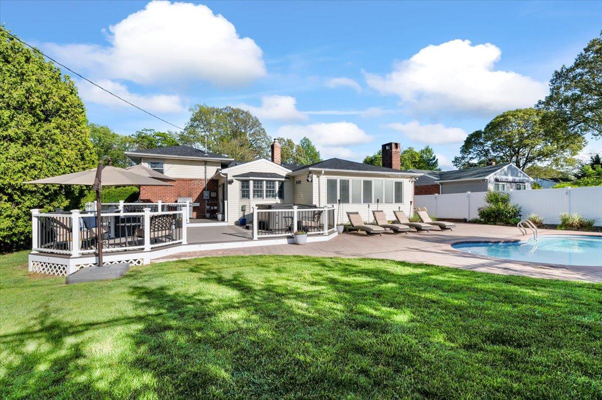 20 Greene Drive, Commack, New York image 36