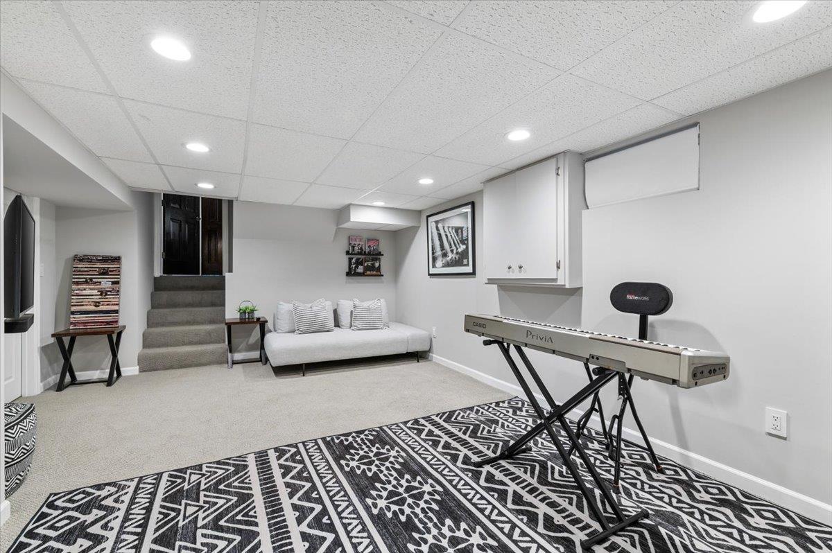 20 Greene Drive, Commack, New York image 28