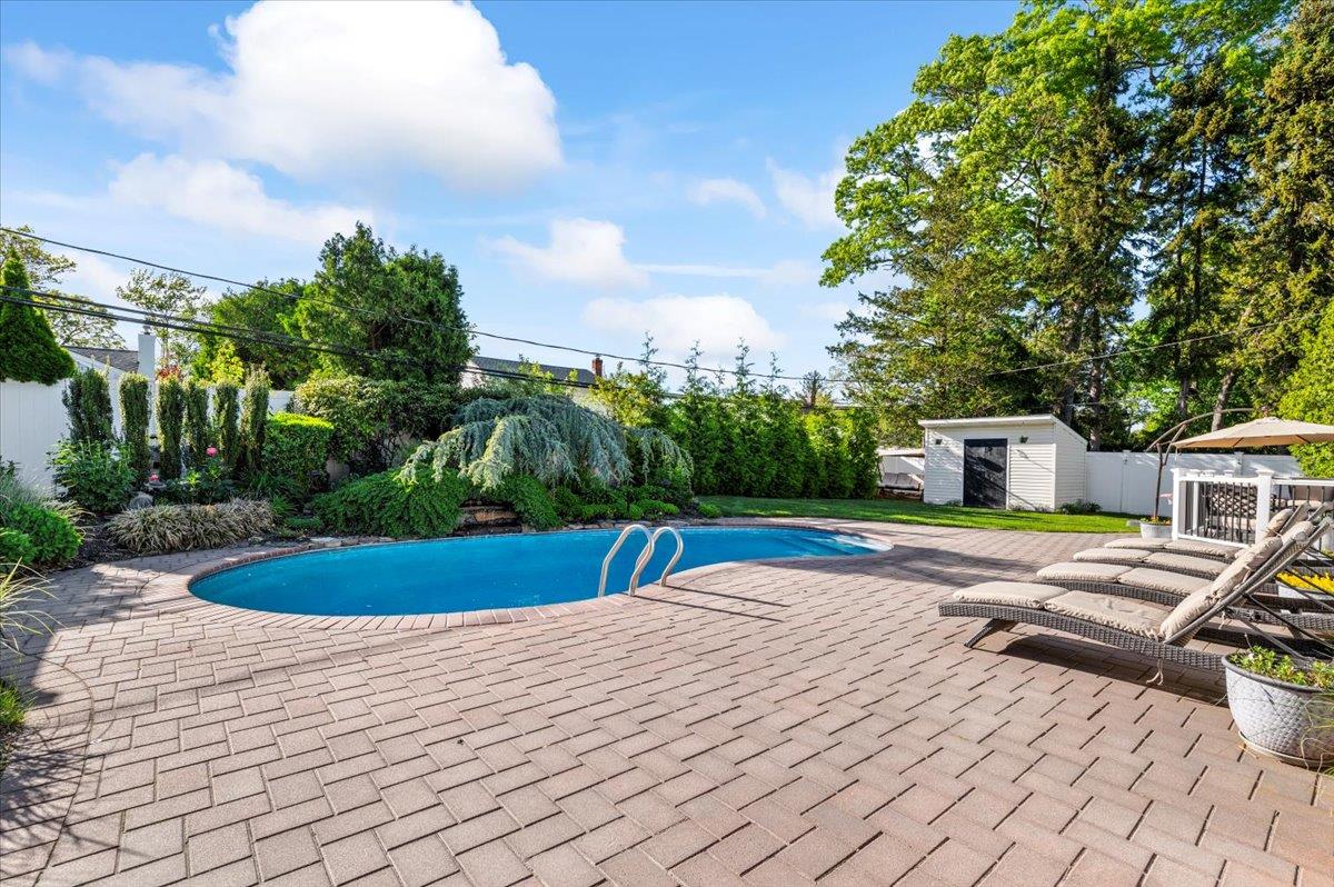 20 Greene Drive, Commack, New York image 35