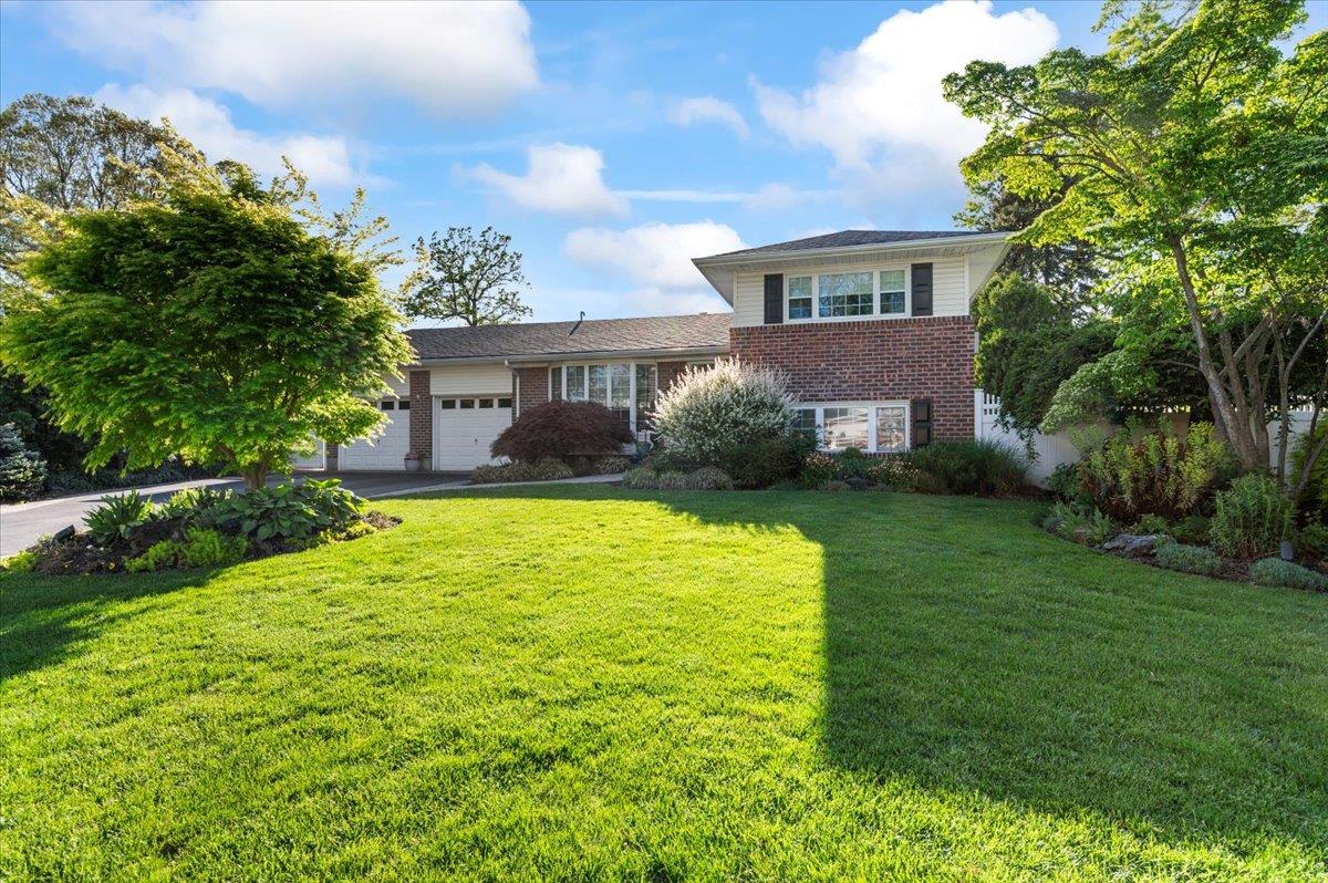 Property for Sale at Greene Drive, Commack, Hamptons, NY - Bedrooms: 4 
Bathrooms: 2  - $879,999