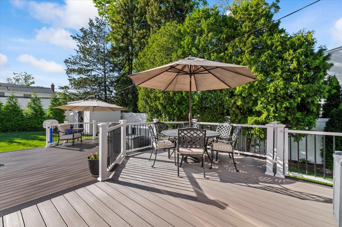 20 Greene Drive, Commack, New York image 31