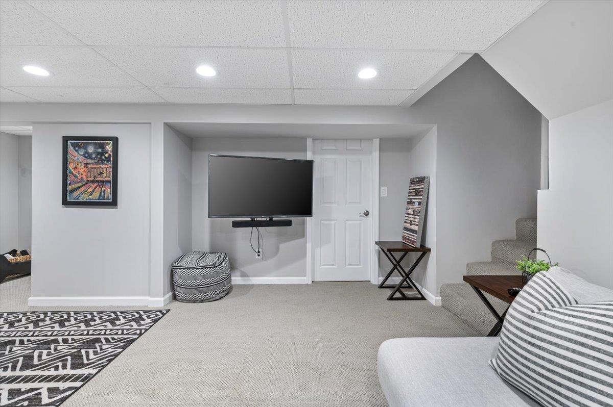 20 Greene Drive, Commack, New York image 27