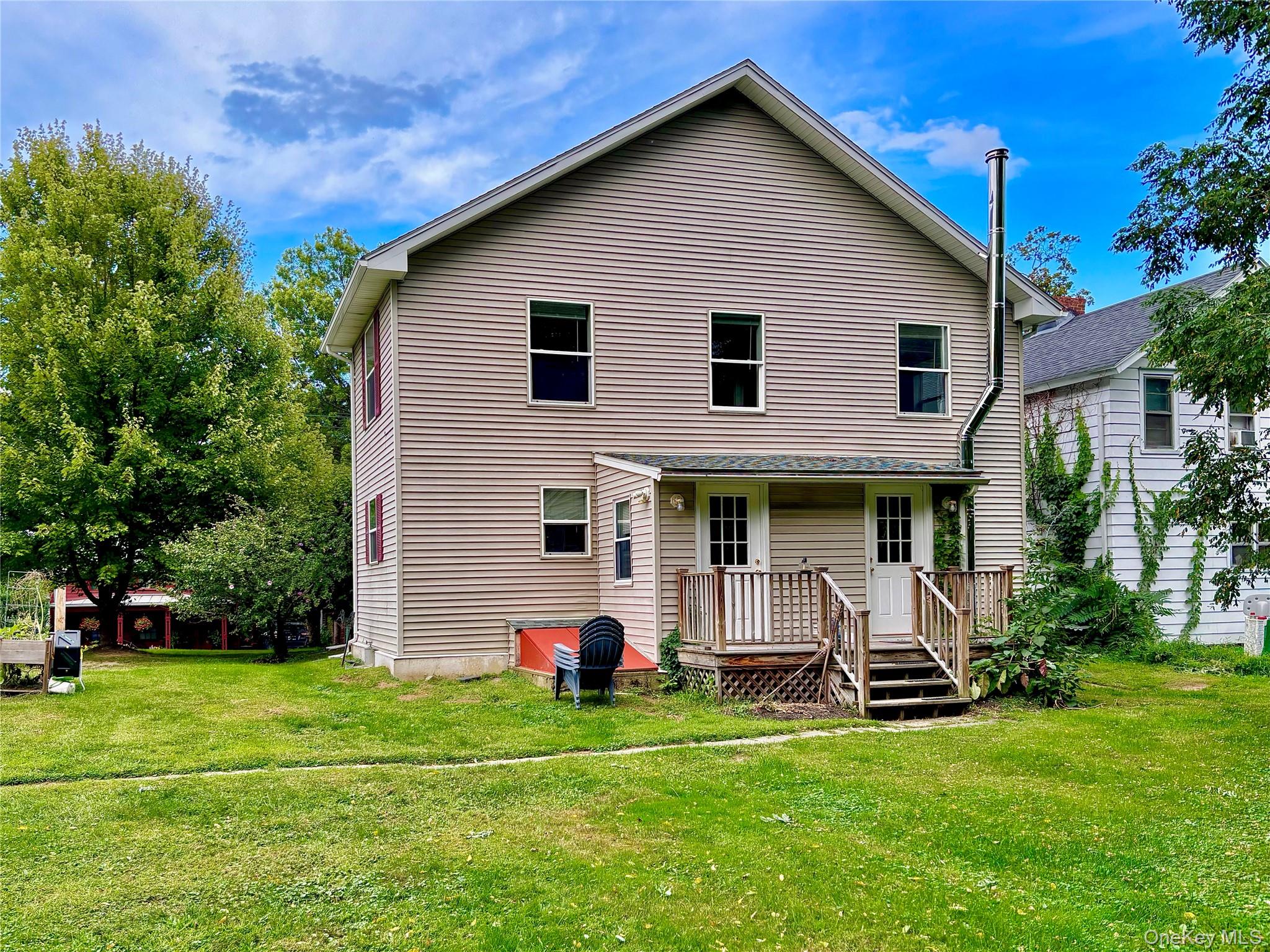 Rhinebeck, New York 12572, United States, 2 Bedrooms Bedrooms, ,1 BathroomBathrooms,Residential,Active,205098