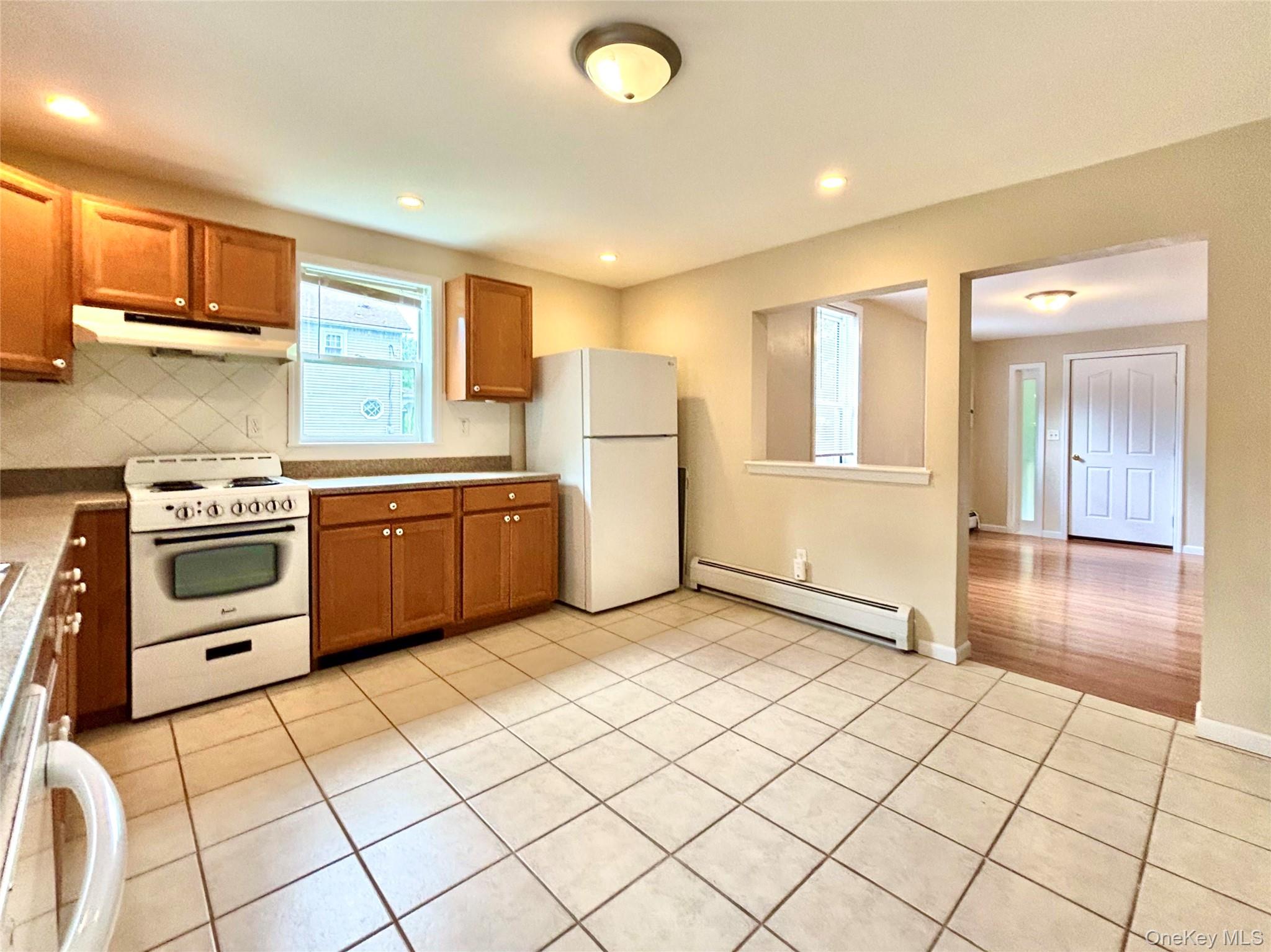 Rhinebeck, New York 12572, United States, 2 Bedrooms Bedrooms, ,1 BathroomBathrooms,Residential,Active,205098