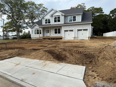 Homes For Sale - 1 Lotto Court<br/> Lake Grove, NY 11755