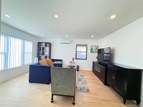 41-75 Morgan Street Little Neck NY 11363