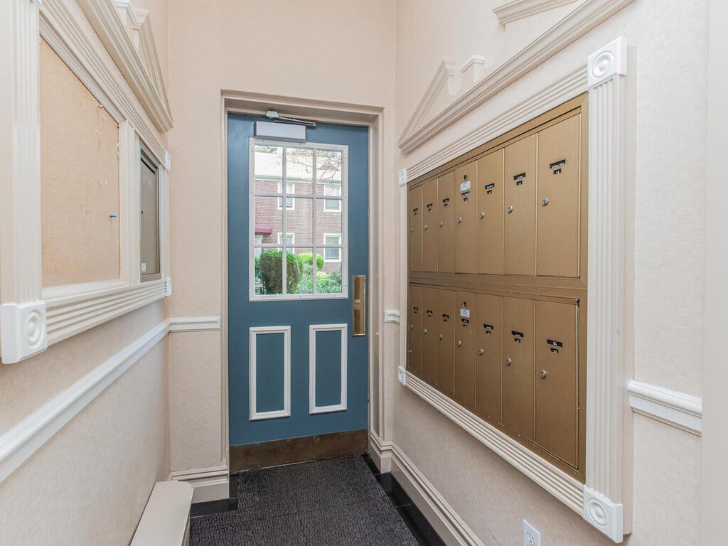 10 Bryant Crescent #2D, White Plains, New York image 3