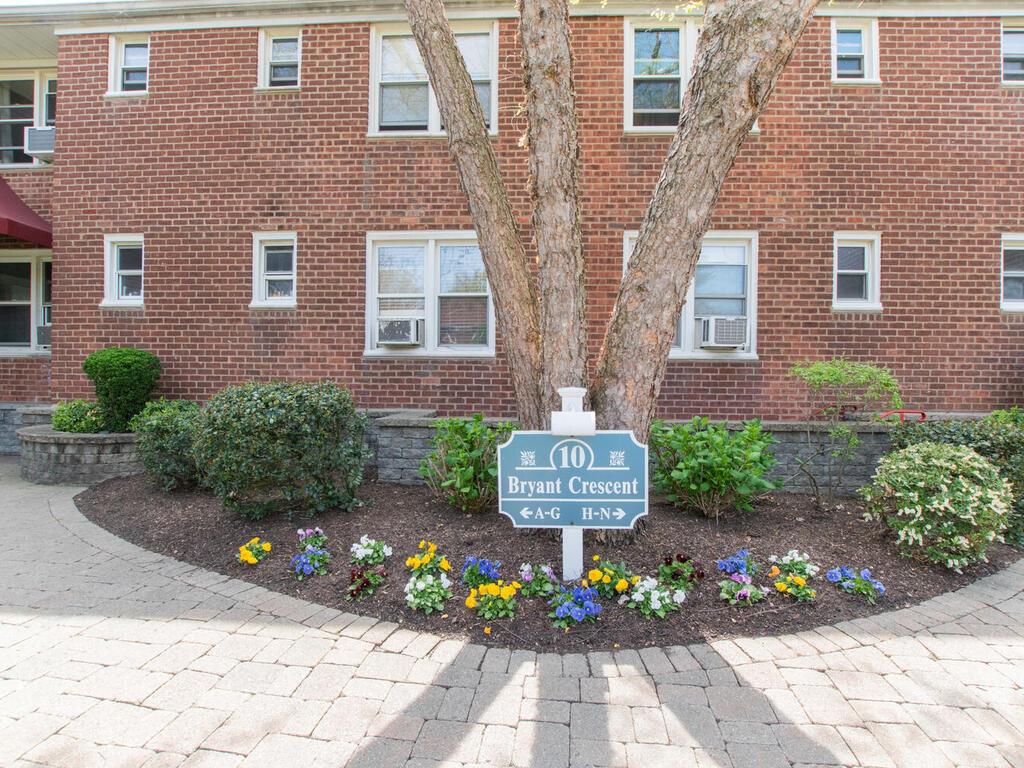 10 Bryant Crescent #2D, White Plains, New York image 2
