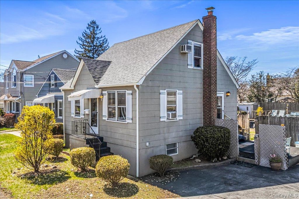 Photo of 47 Ellison Avenue, Westbury, NY 11590 (MLS # 983607)