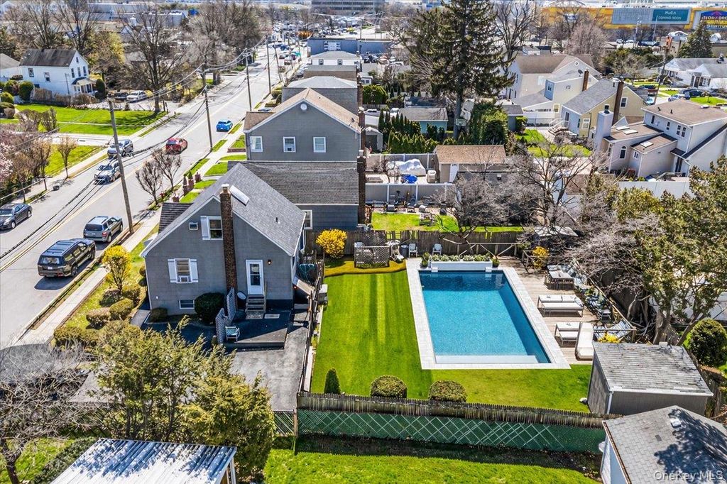 Photo of 47 Ellison Avenue, Westbury, NY 11590 (MLS # 983607)