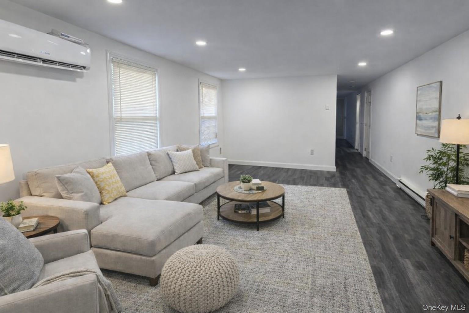 135 Village Circle W