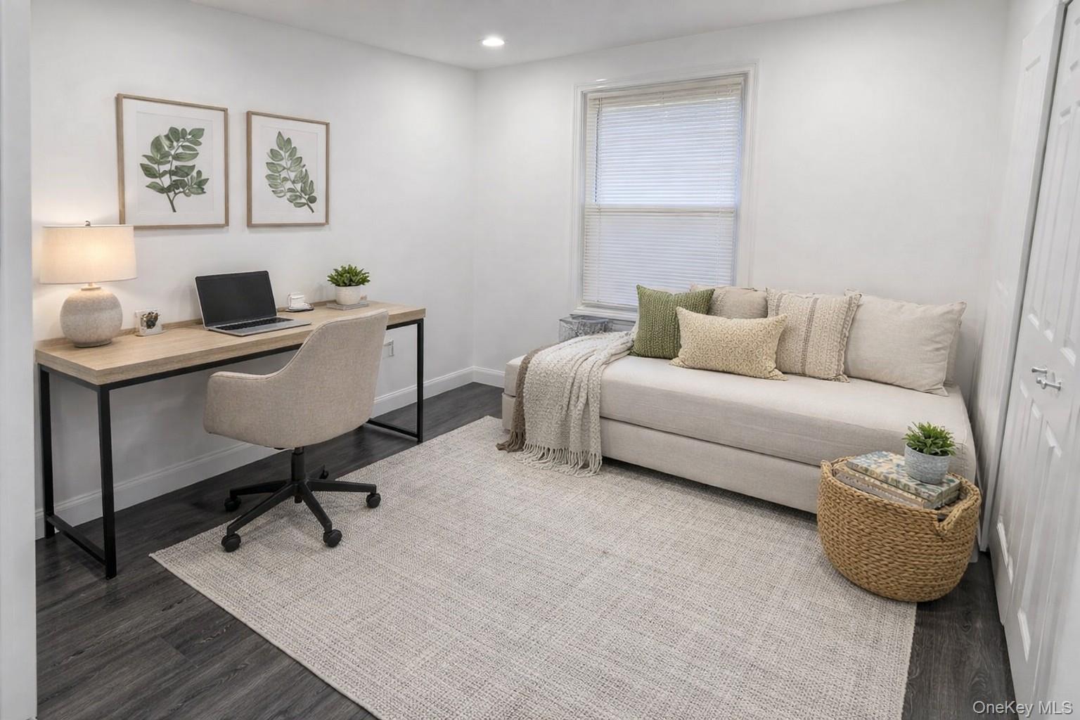 135 Village Circle W