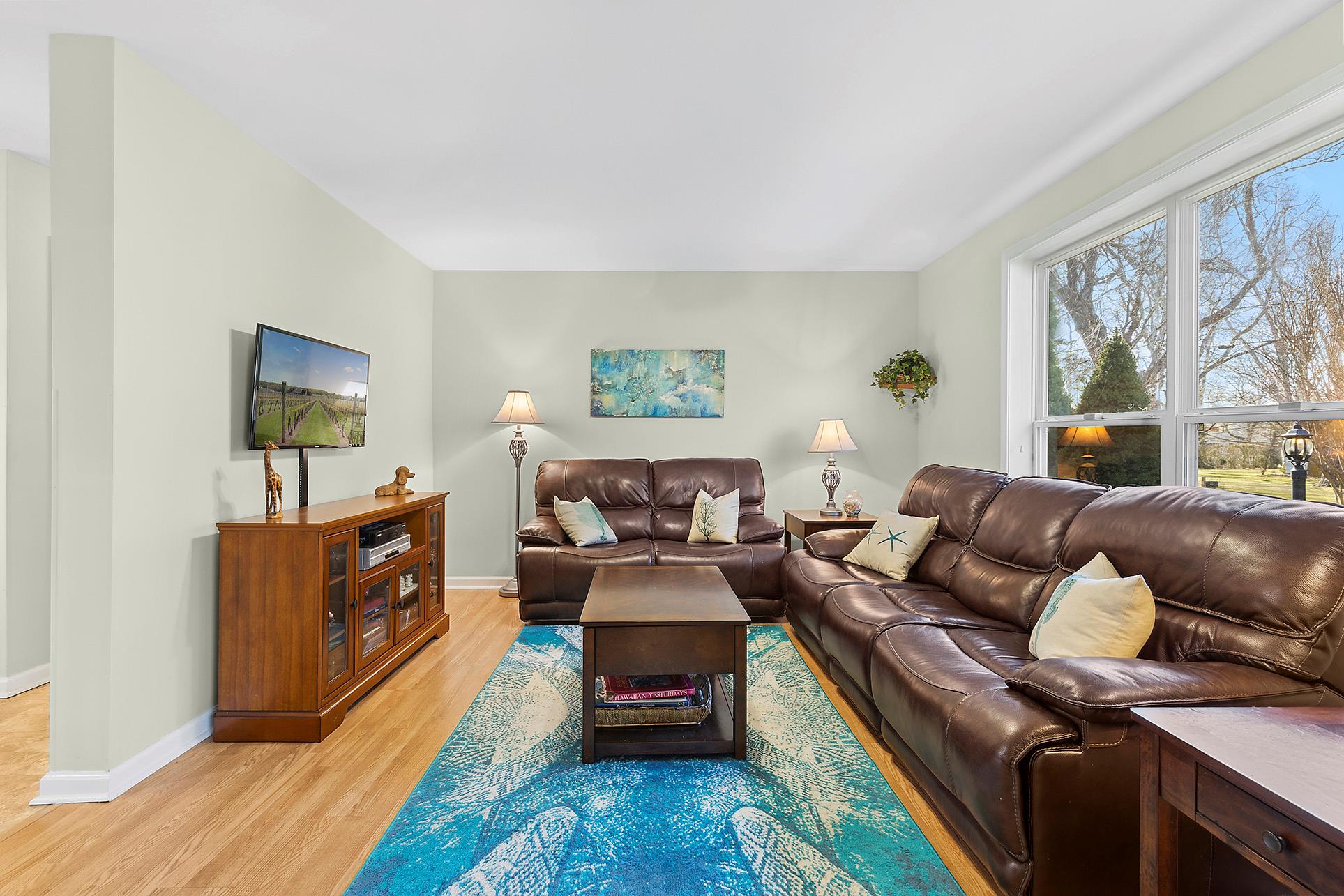 17 And 19 Cove View Road, North Haven, New York image 3