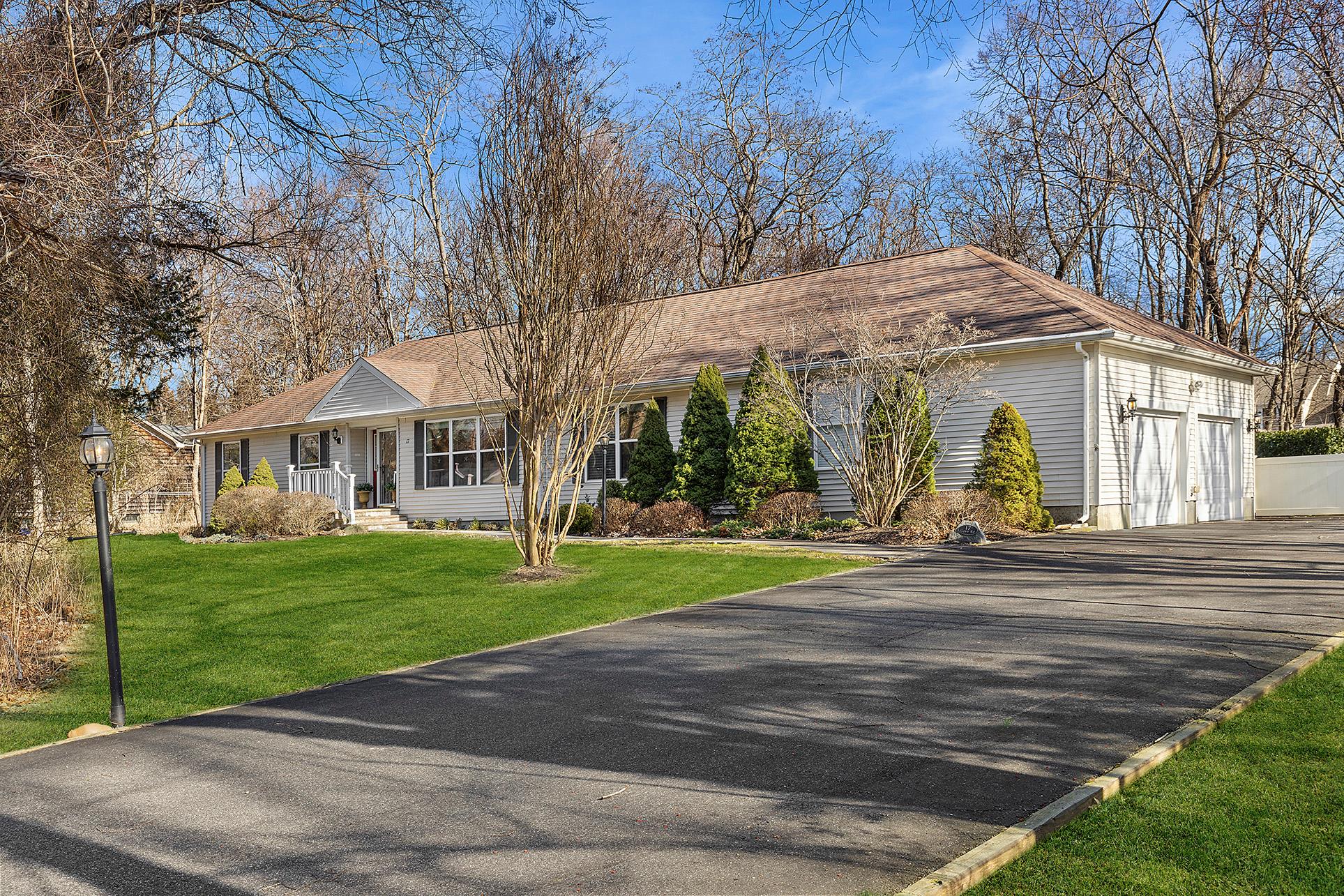 17 And 19 Cove View Road, North Haven, New York image 15