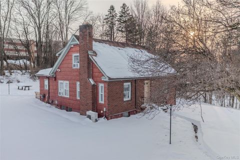 Homes For Sale - 42 W Cedar Street<br/> Poughkeepsie, NY 12601