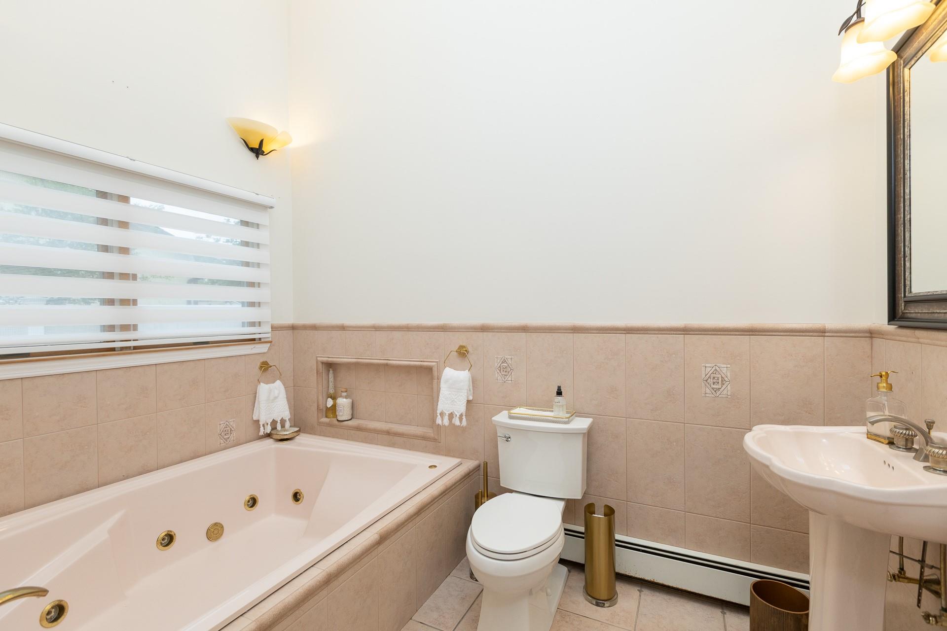 274 Perimeter St St, Holbrook, New York image 20