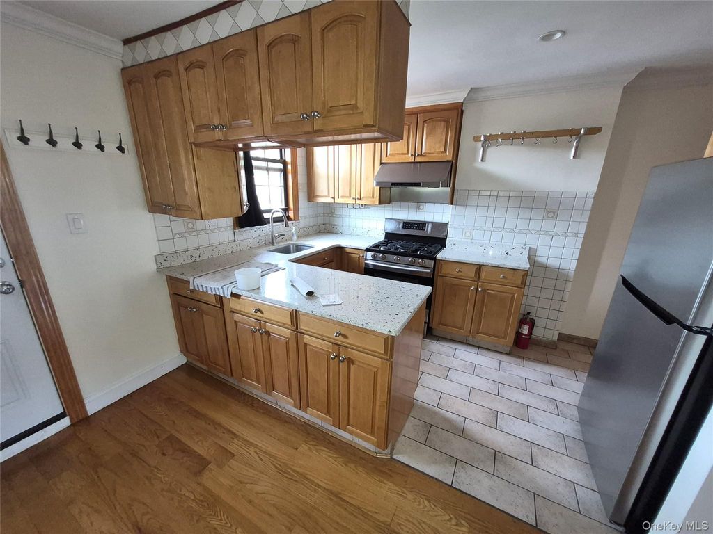 Photo of 2033 28th Street, Astoria, NY 11105 (MLS # 1027800)