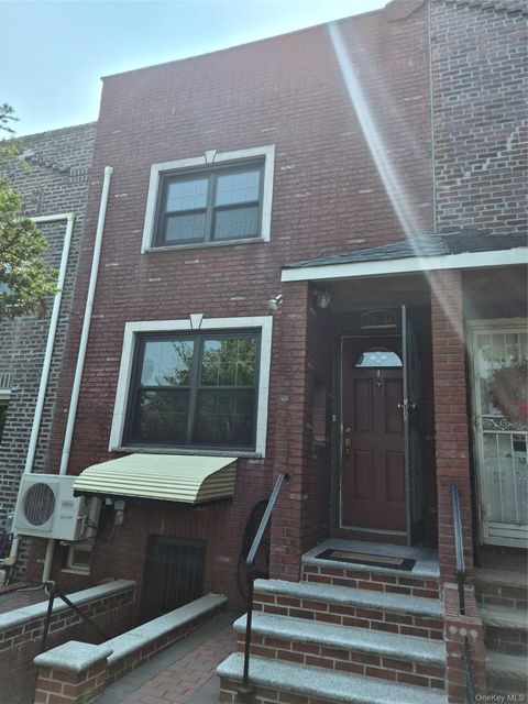 Photo of 2033 28th Street, Astoria, NY 11105 (MLS # 1027800)